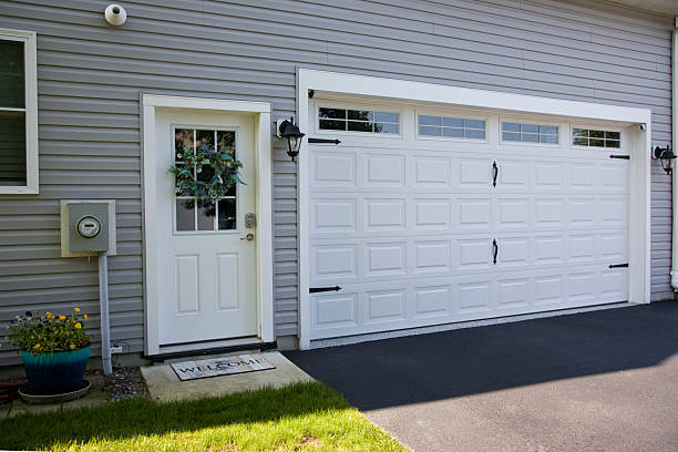 24/7 Emergency Garage Door Panel Replacement experts in Moore County County, TN